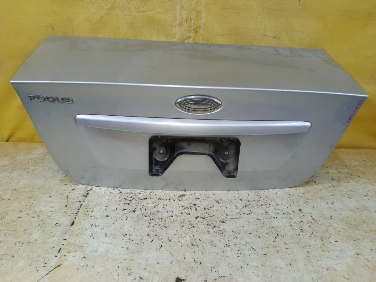 Крышка багажника на Ford Focus 2 Фото 1