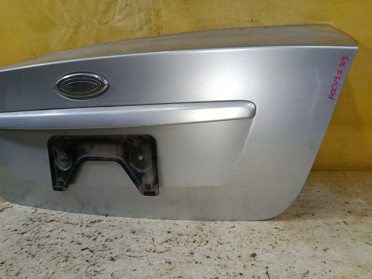 Крышка багажника на Ford Focus 2 Фото 4