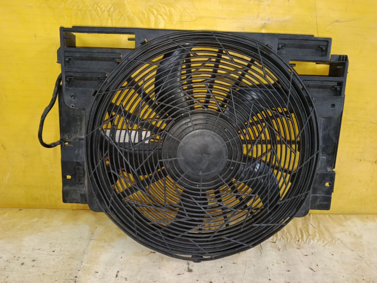 Вентилятор радиатора ДВС 6921381 на Bmw X5 E53-FA11 M54 Фото 1