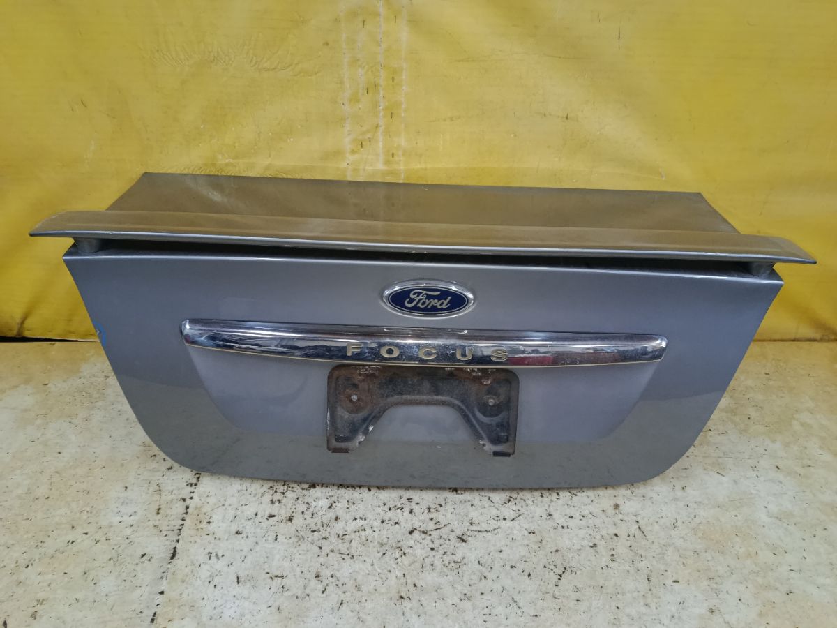 Крышка багажника на Ford Focus 2 Фото 1