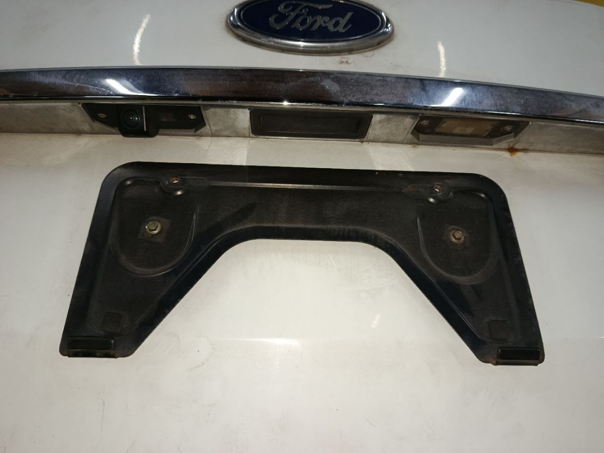 Крышка багажника на Ford Focus 2 Фото 6