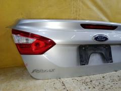 Крышка багажника на Ford Focus 3 Фото 5
