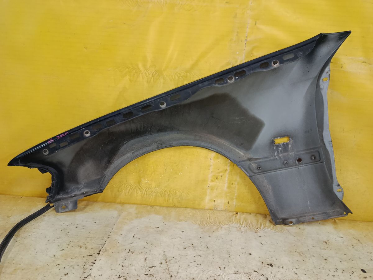 Крыло переднее на Mercedes-Benz C-Class W202 Фото 5