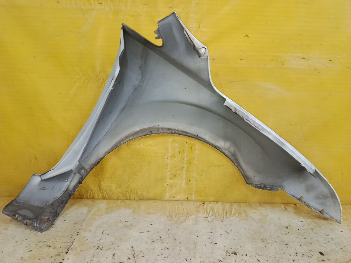 Крыло переднее на Ford Focus 2 Фото 5