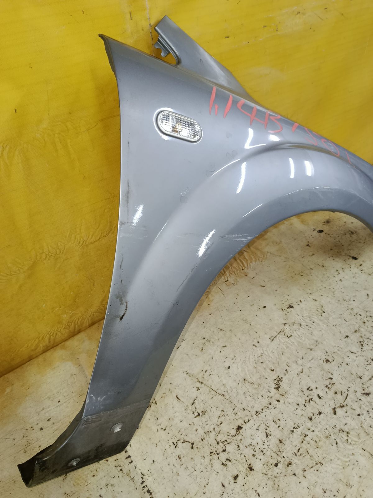 Крыло переднее на Ford Focus 2 Фото 3