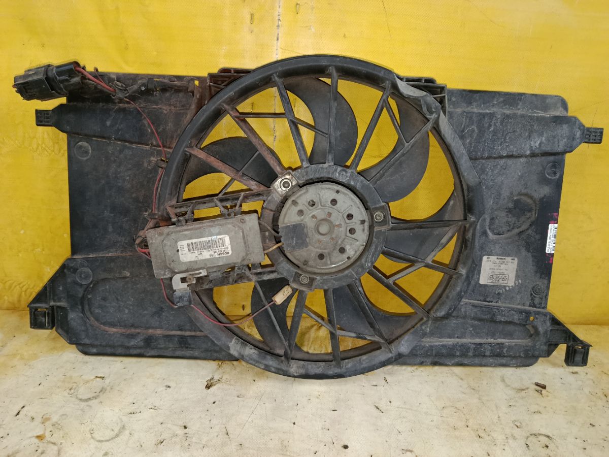 Вентилятор радиатора ДВС 3M5H-8C607-YC, 0130303962, 0130307075, 1306759, 1331927, 1336659, 1344539, 3M51-8C607-EB, 3M5H-8C607-SB, 3M5H-8C607-YF, 85220, MZ7538, Z60115025B, Z60115025C, Z60115025D, Z60115025E, Z60115025F, Z60115025G, Z60115025H на Mazda Axela BK5P ZY-VE Фото 1