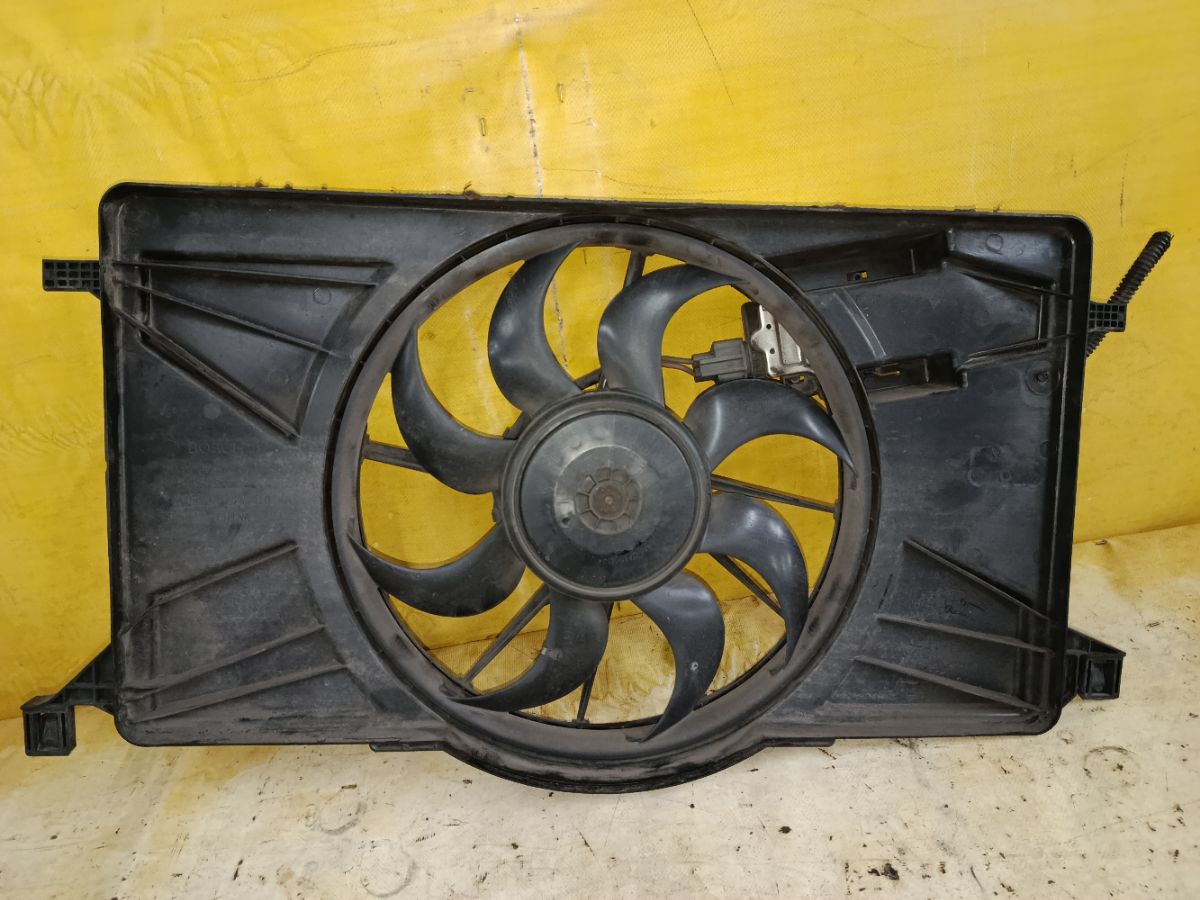 Вентилятор радиатора ДВС BV61-8C607-KC, 1137328567 на Ford Focus 3 Фото 4