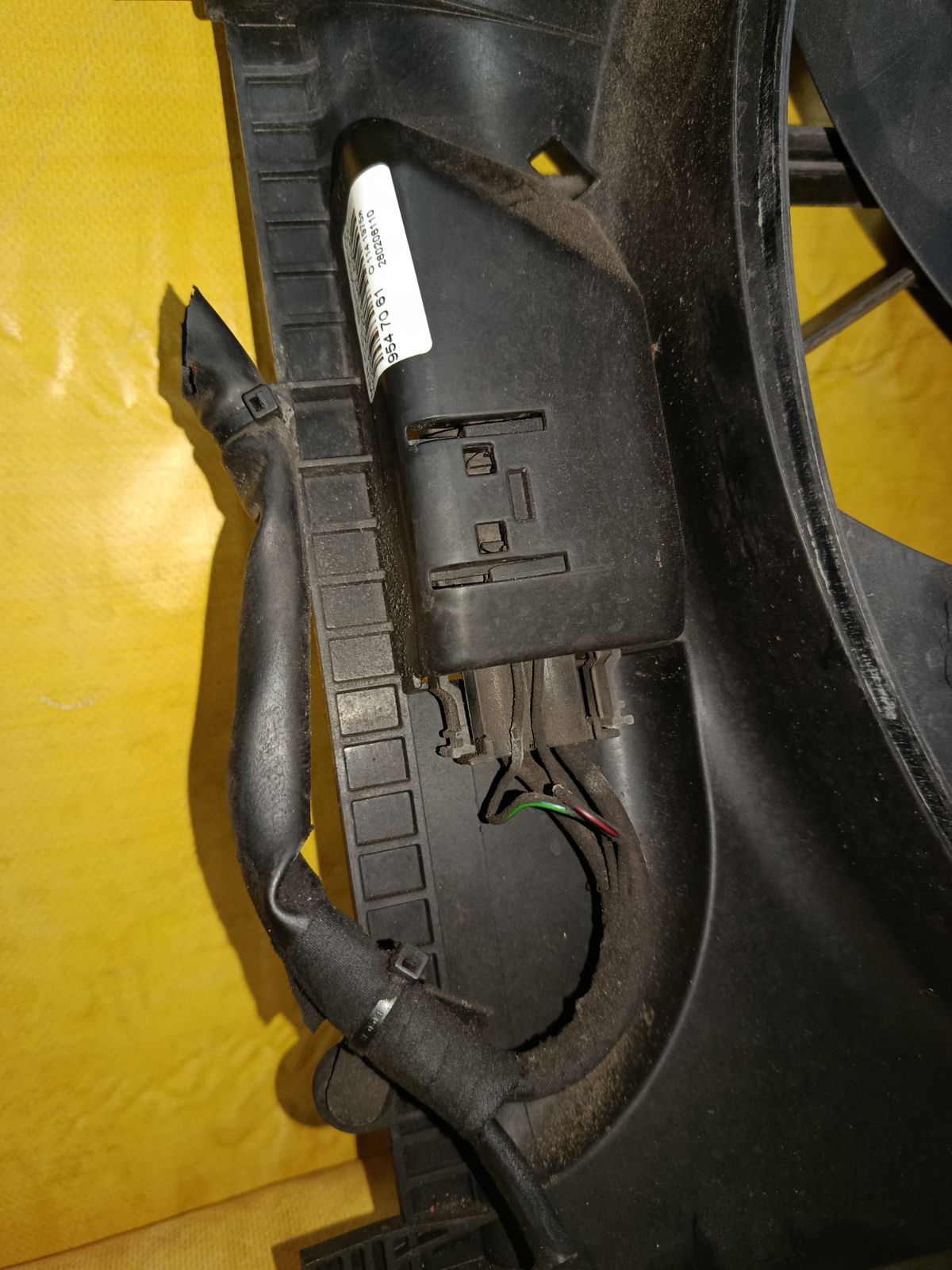 Вентилятор радиатора ДВС A2045000293, A2045400788 на Mercedes-Benz C-Class W204.054 272.947 Фото 2