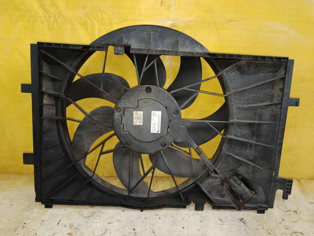 Вентилятор радиатора ДВС A2035001693, A2035400788 на Mercedes-Benz C-Class W203.042 271.940 Фото 4
