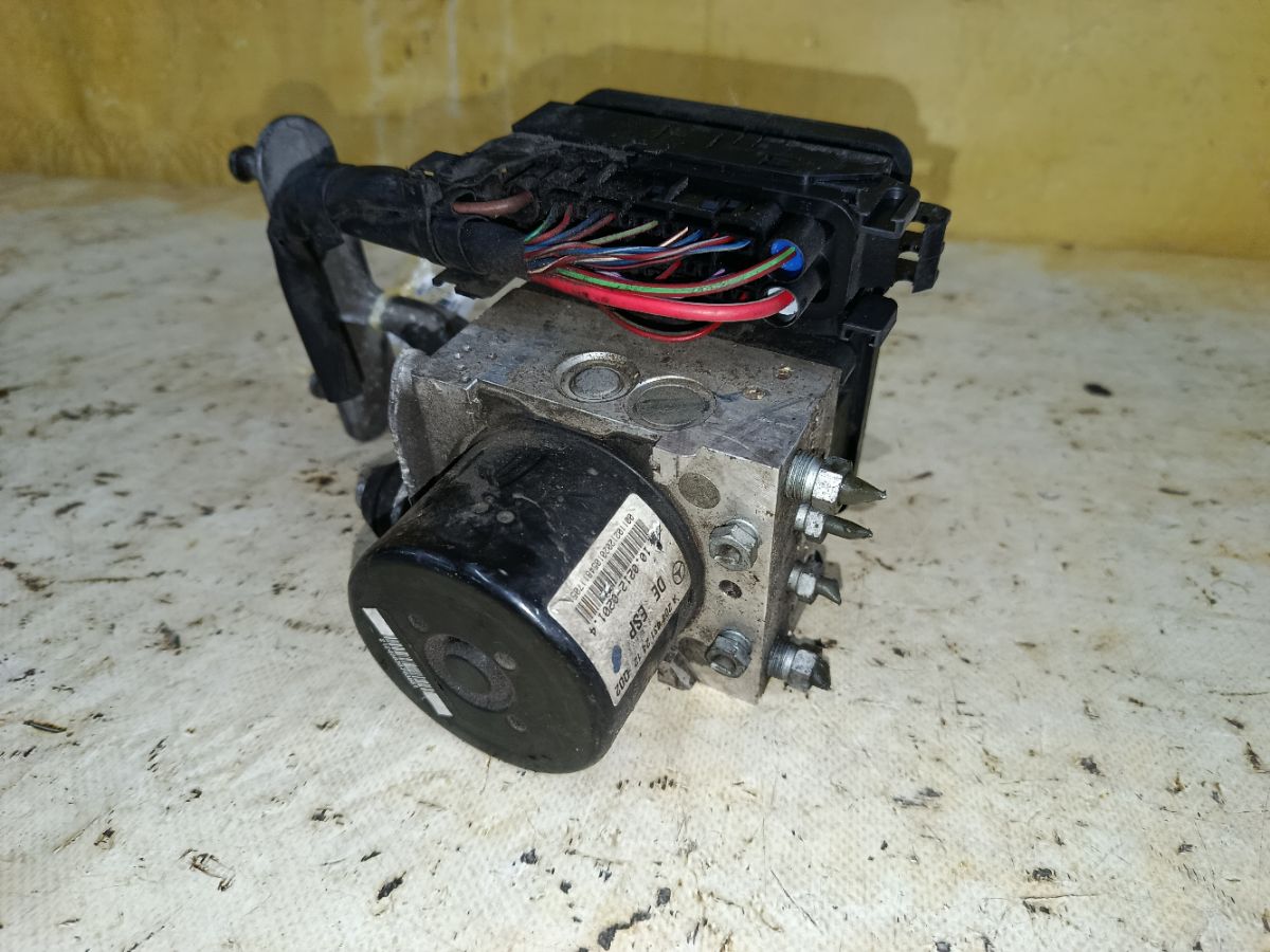 Блок ABS A2045455332, A2044312412 на Mercedes-Benz C-Class W204.054 272.947 Фото 4