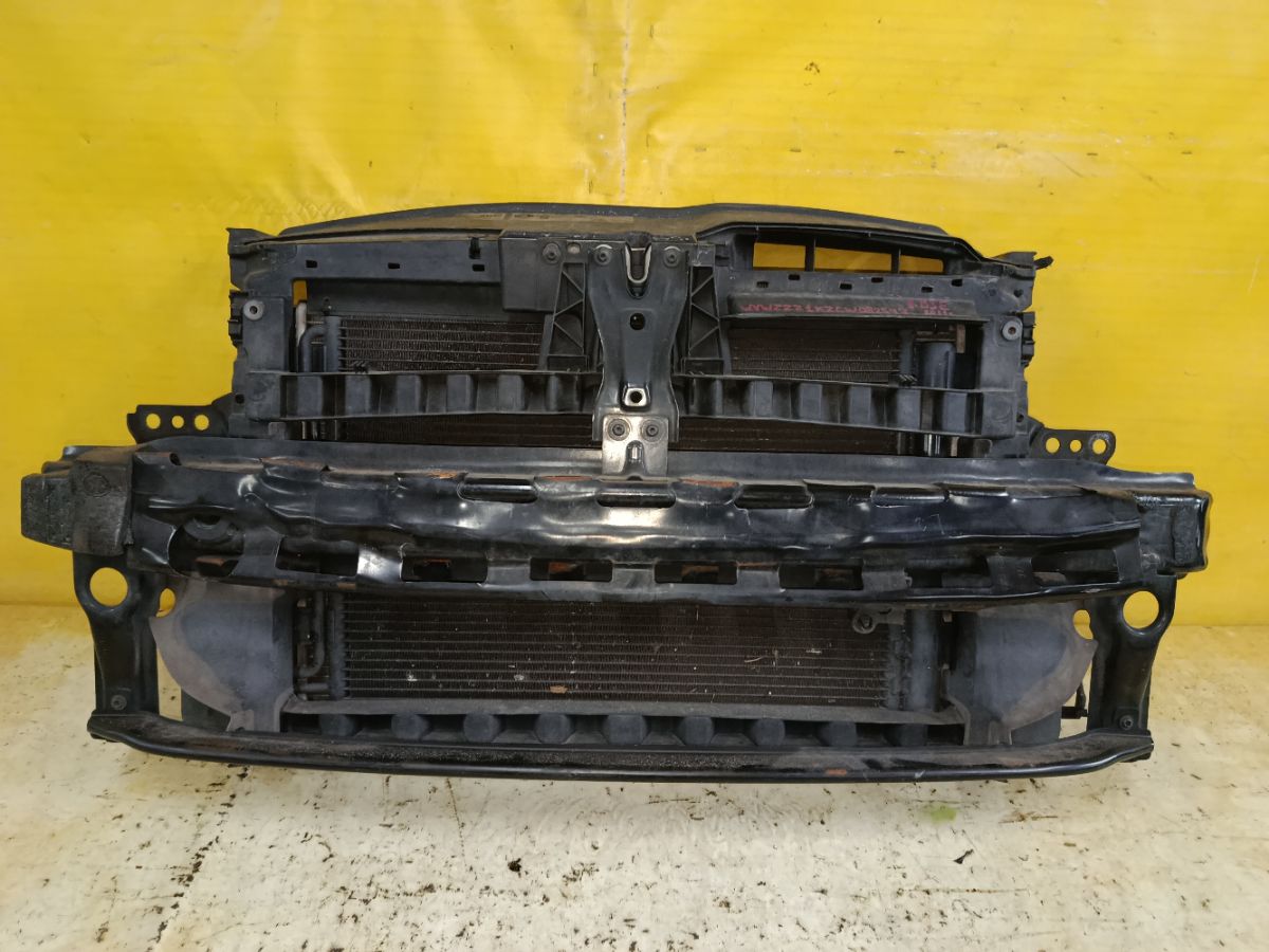 Телевизор на Volkswagen Golf V 1K BSE Фото 1