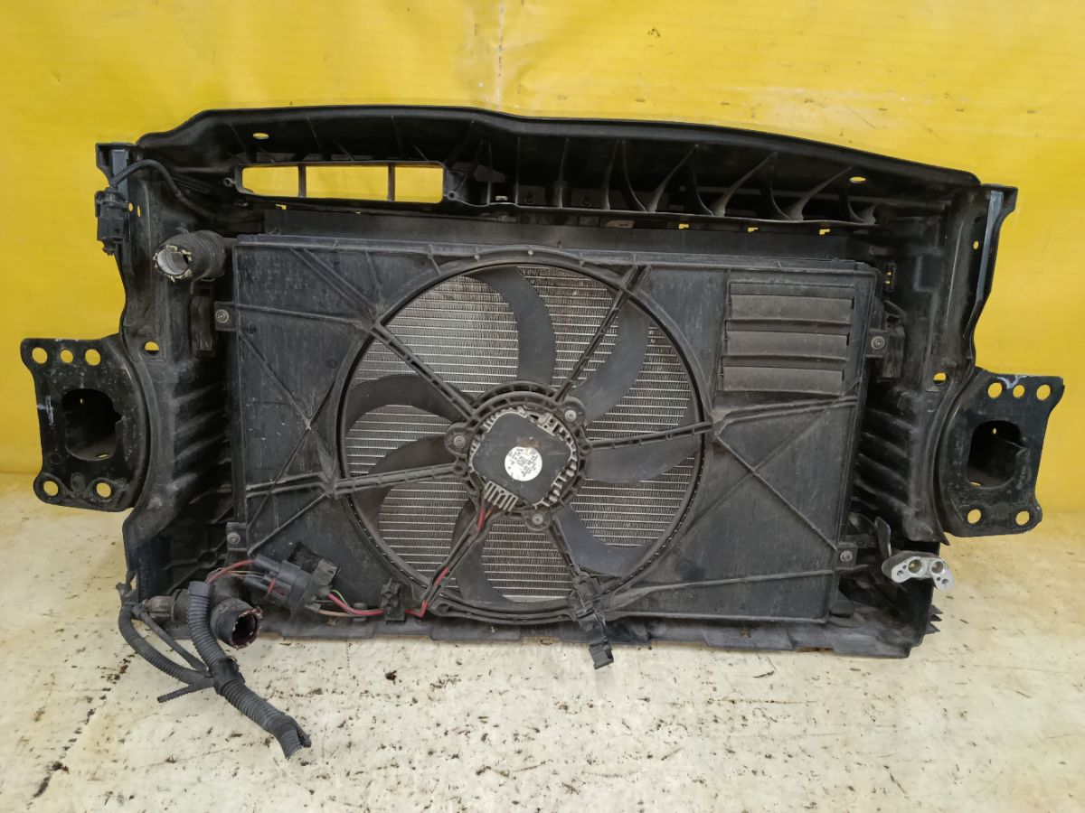 Телевизор на Volkswagen Golf V 1K BSE Фото 6