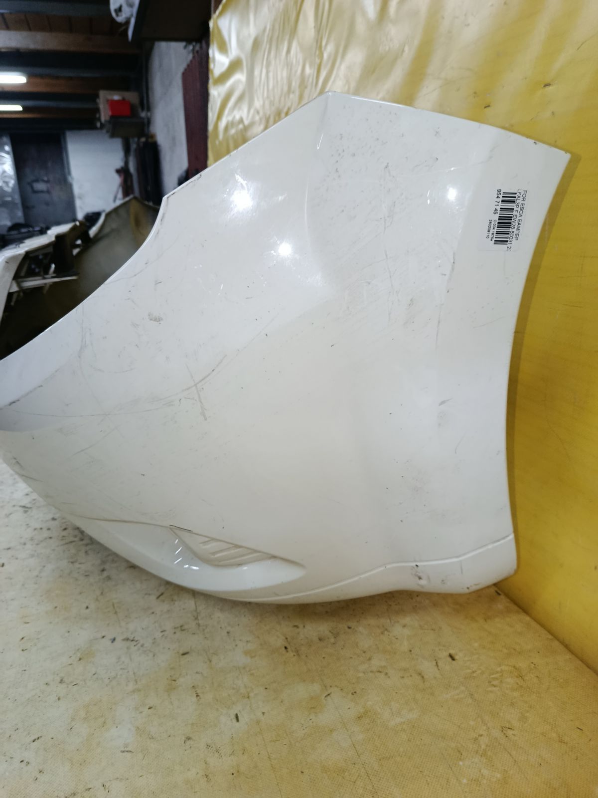 Бампер EW28-50031 на Ford Escape LFAL3P Фото 2