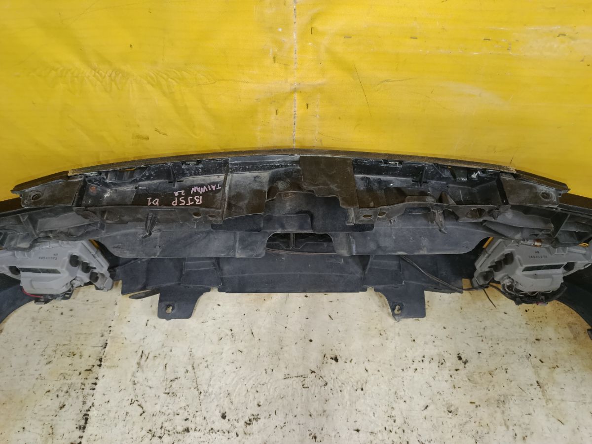 Бампер на Mazda Familia BJ5P Фото 11