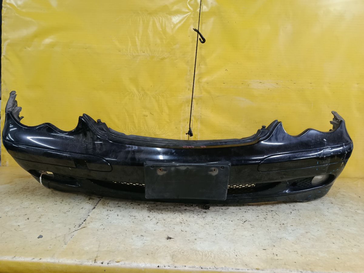 Бампер на Mercedes-Benz C-Class W203.042 Фото 1