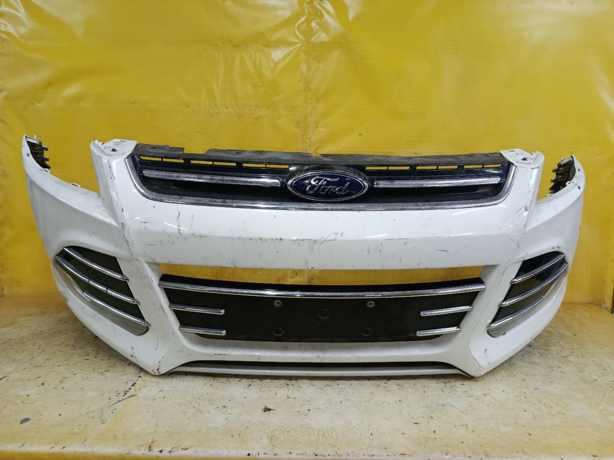 Бампер DV45-17F775 на Ford Kuga Фото 1