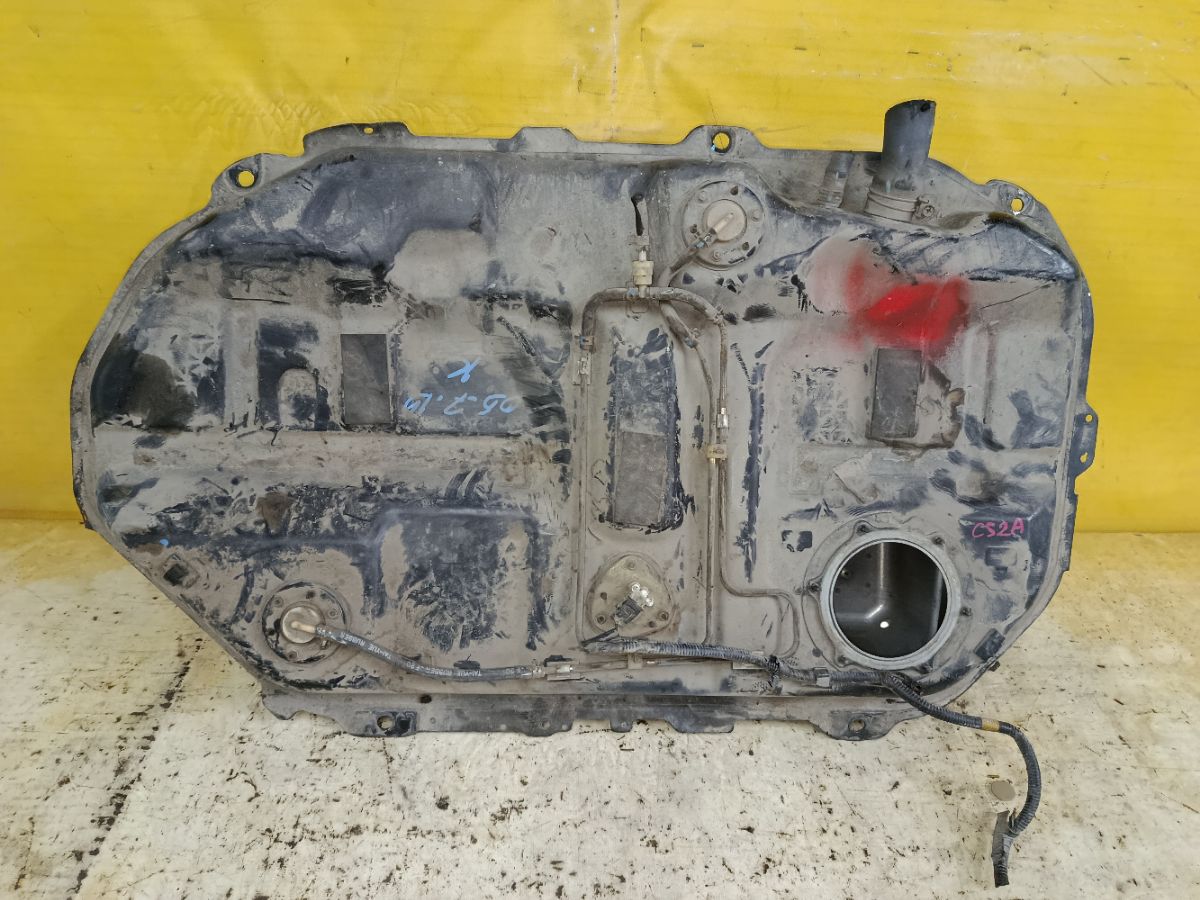 Бак топливный на Mitsubishi Lancer CS2A 4G15 Фото 1