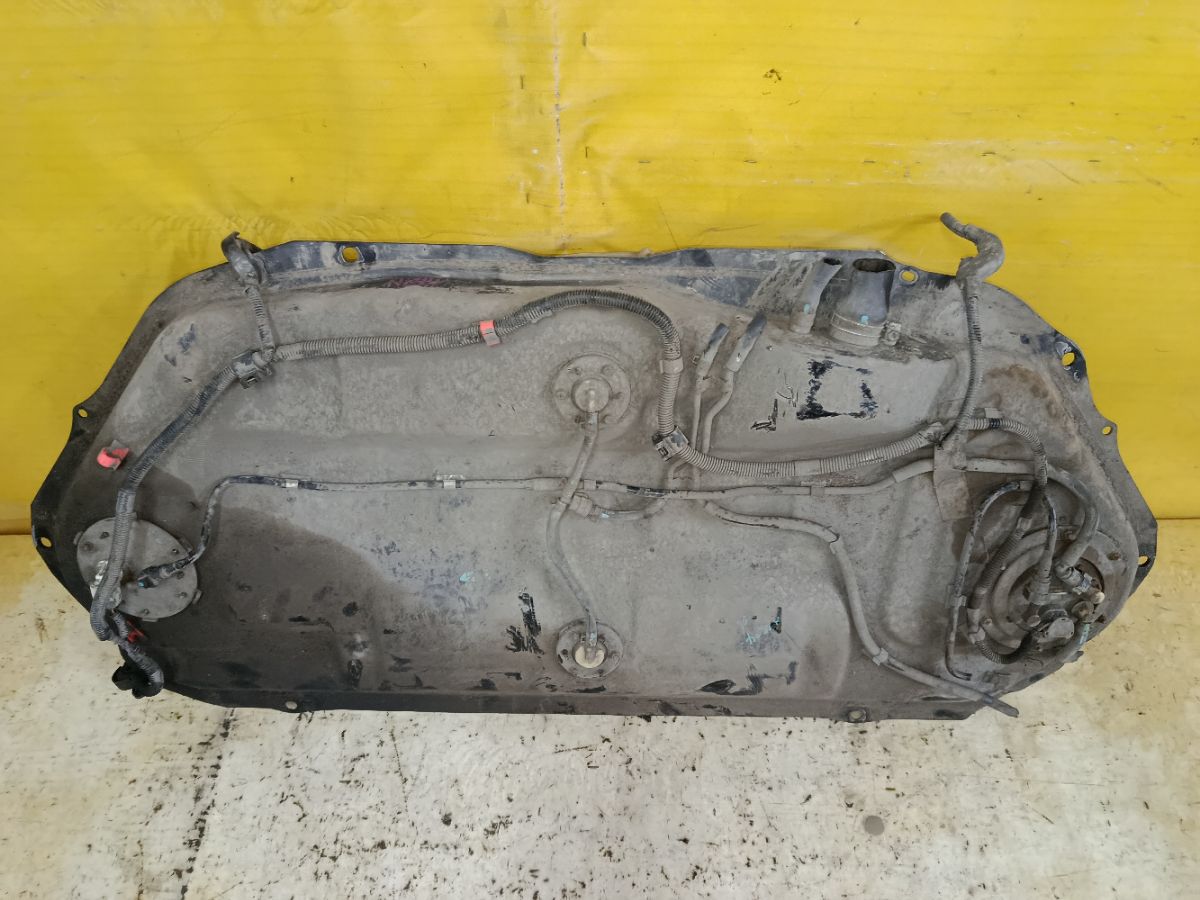 Бак топливный на Mitsubishi Chariot Grandis N84W 4G64 Фото 2