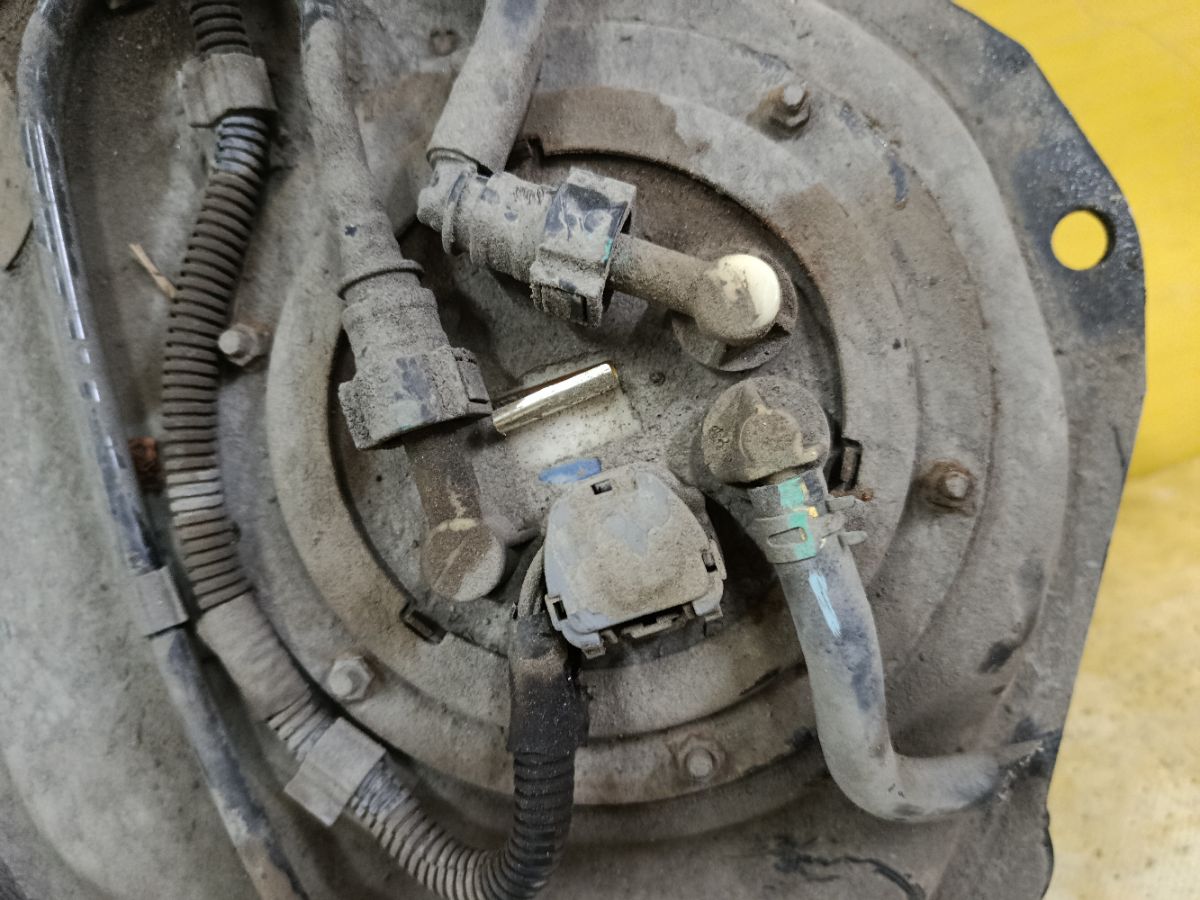 Бак топливный на Mitsubishi Chariot Grandis N84W 4G64 Фото 3