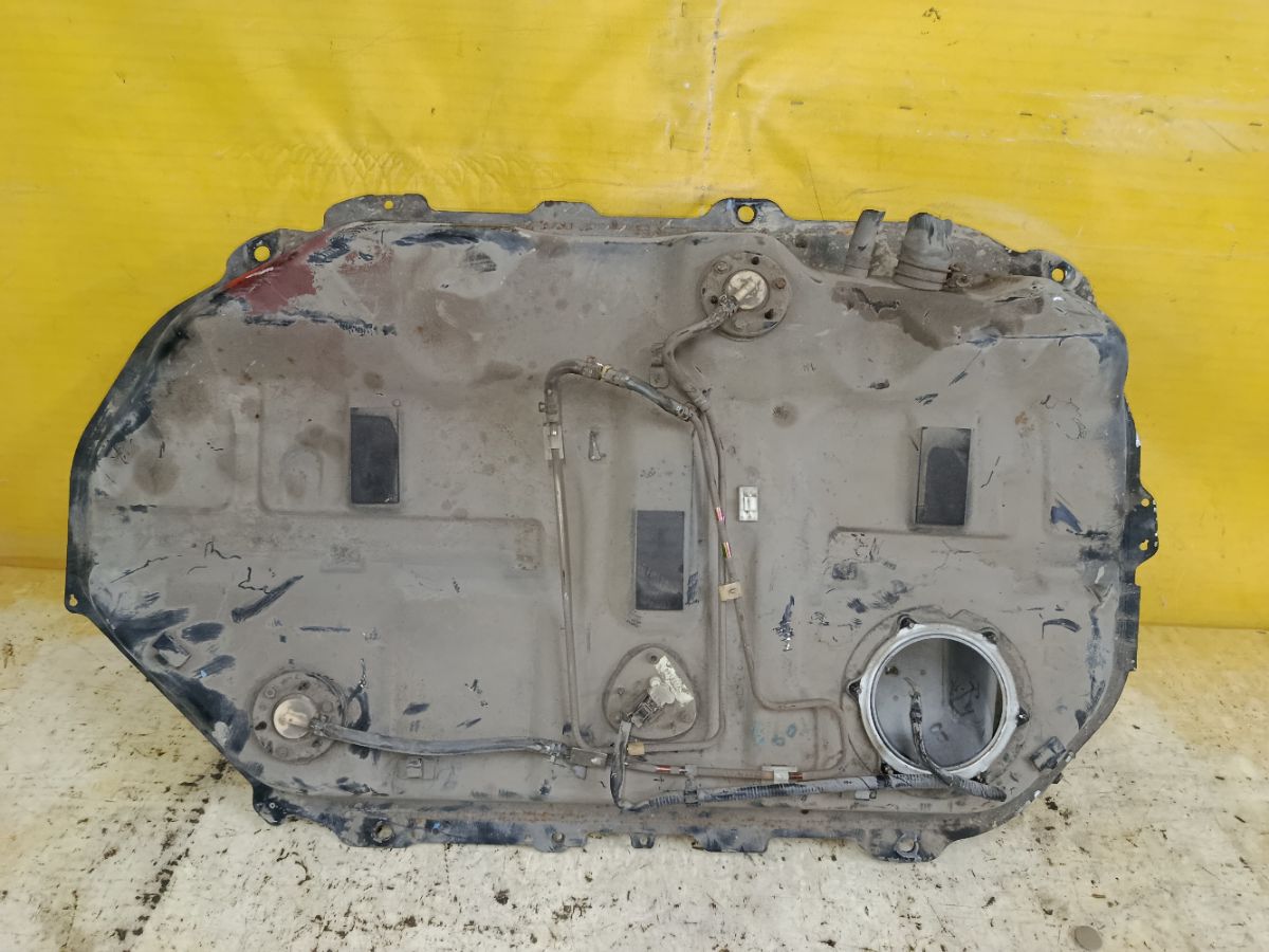 Бак топливный на Mitsubishi Lancer CS2A 4G15 Фото 1