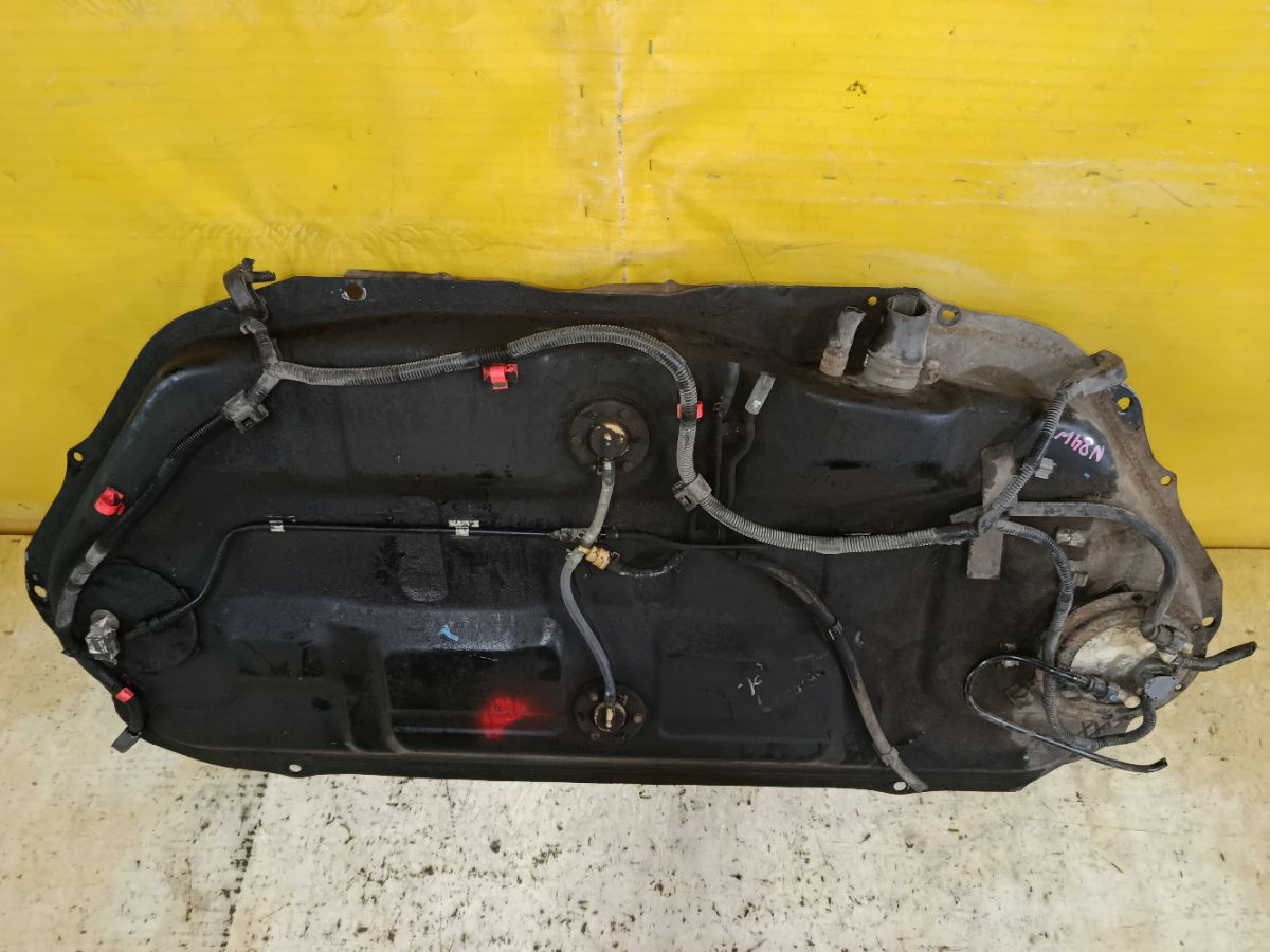 Бак топливный на Mitsubishi Chariot Grandis N84W 4G64 Фото 2