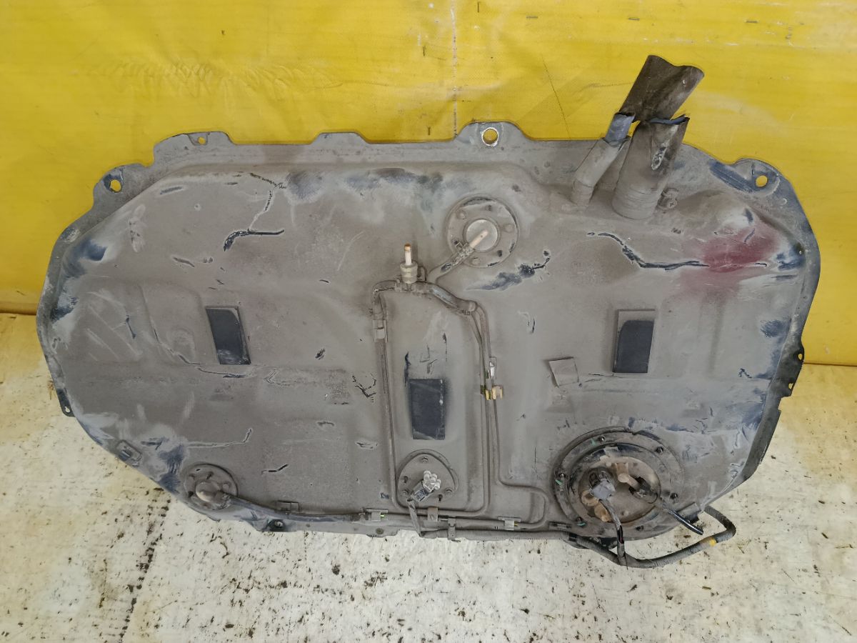 Бак топливный на Mitsubishi Lancer CS2A 4G15 Фото 2