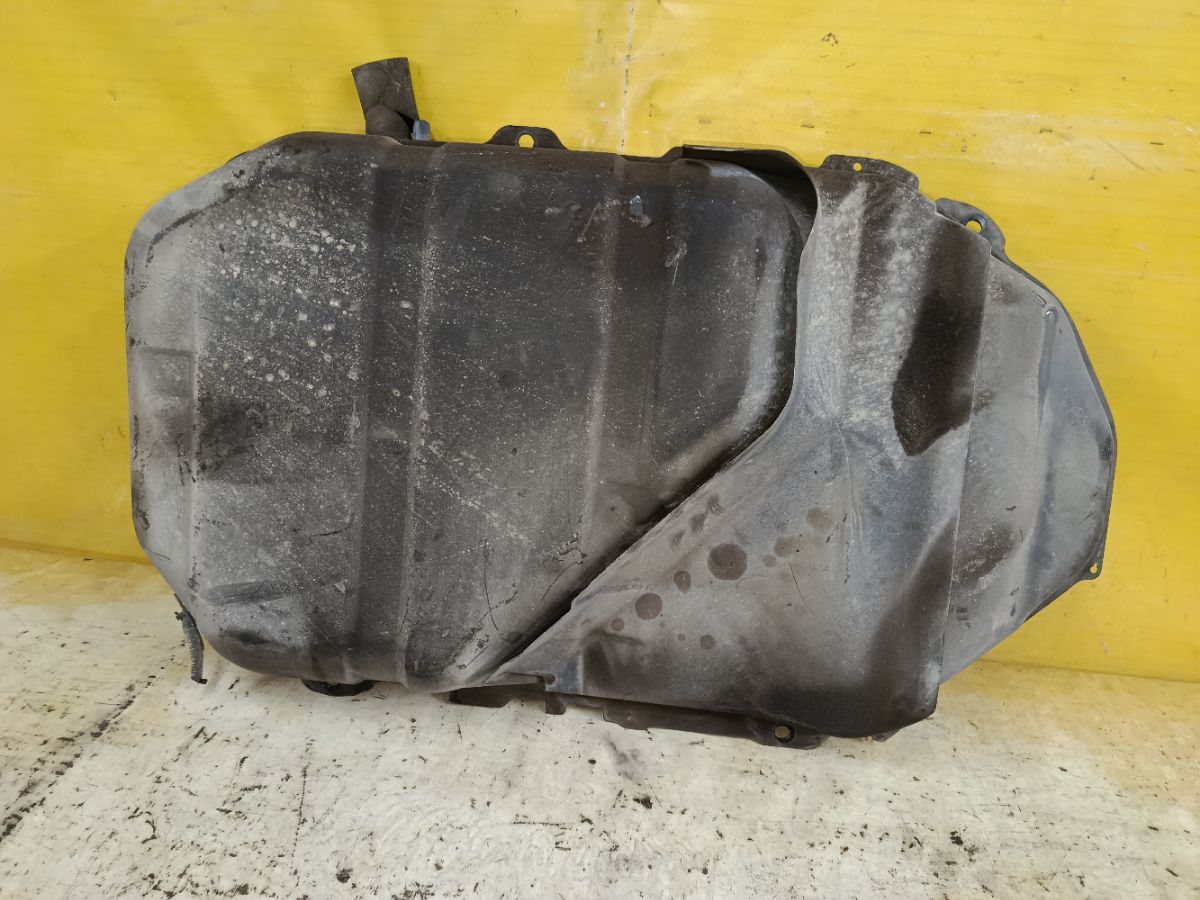 Бак топливный на Mitsubishi Lancer CS2A 4G15 Фото 4