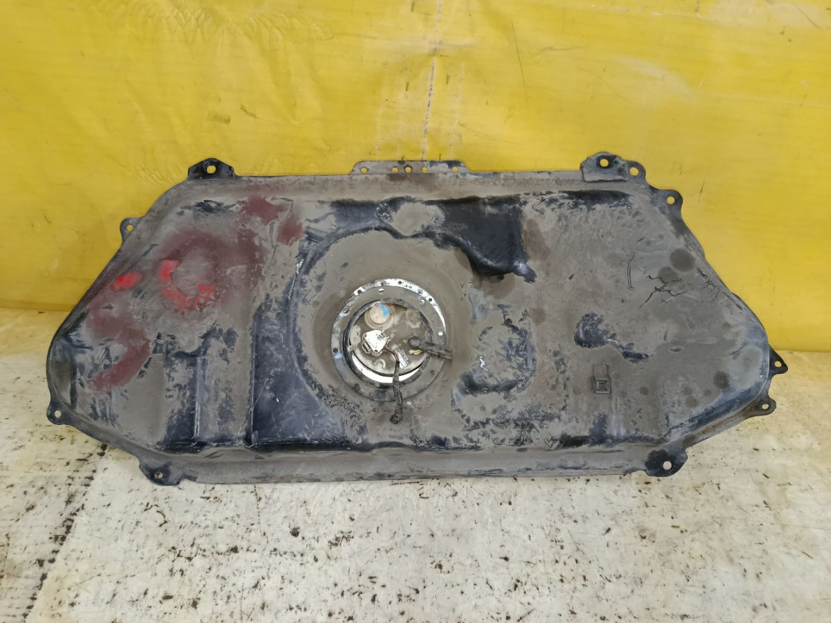 Бак топливный 77001-52020, 77001-52021 на Toyota Vitz NCP10 2NZ-FE Фото 1