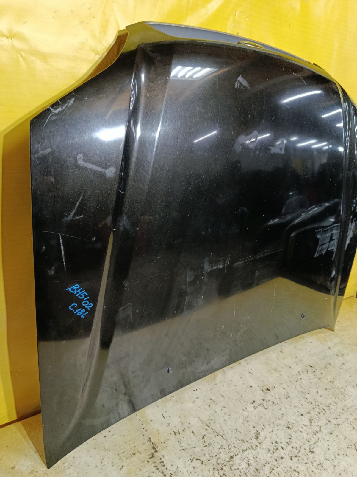 Капот на Subaru Legacy Wagon BH5 Фото 3