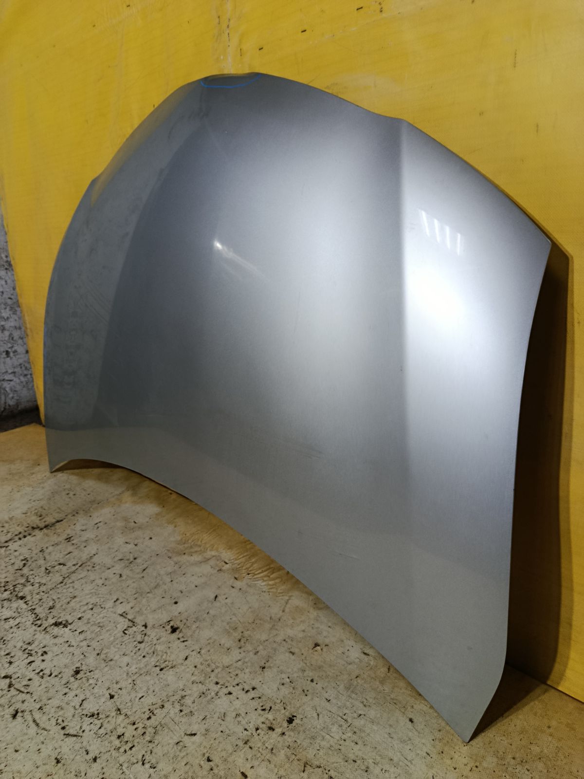 Капот на Toyota Corolla Axio NZE164 Фото 2