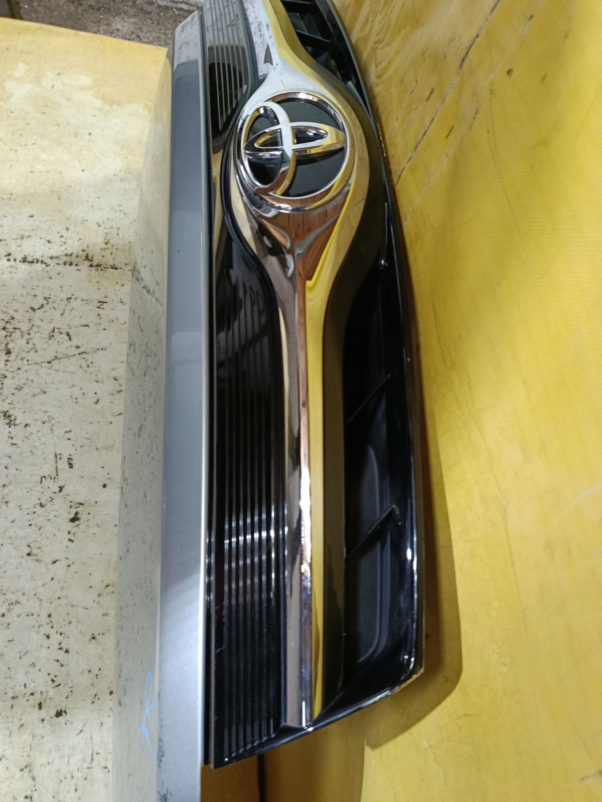 Капот на Toyota Tank M900A Фото 6