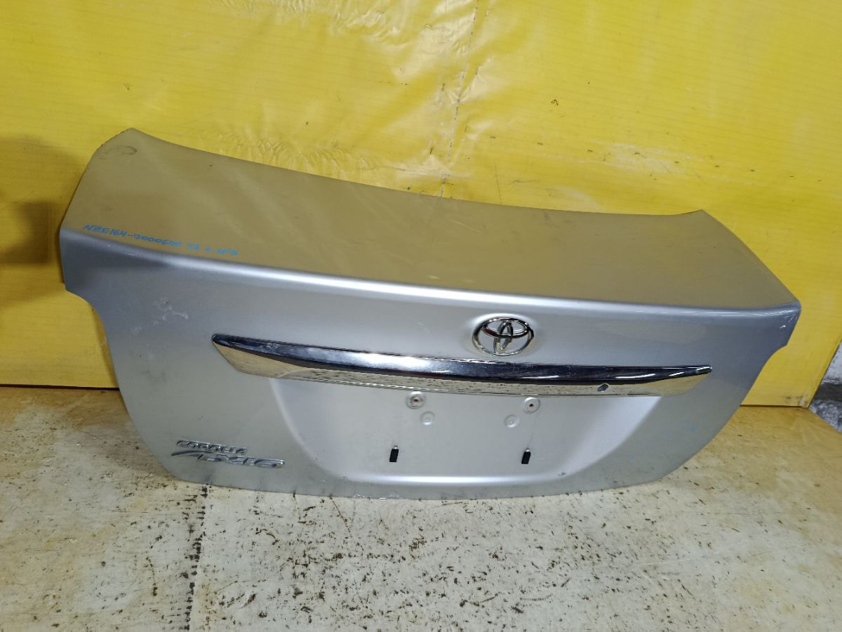 Крышка багажника на Toyota Corolla Axio NZE164 Фото 1