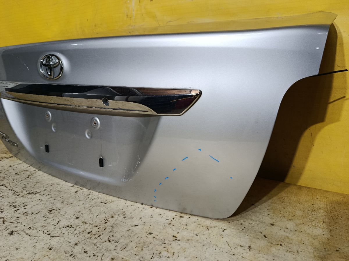 Крышка багажника на Toyota Corolla Axio NZE164 Фото 4