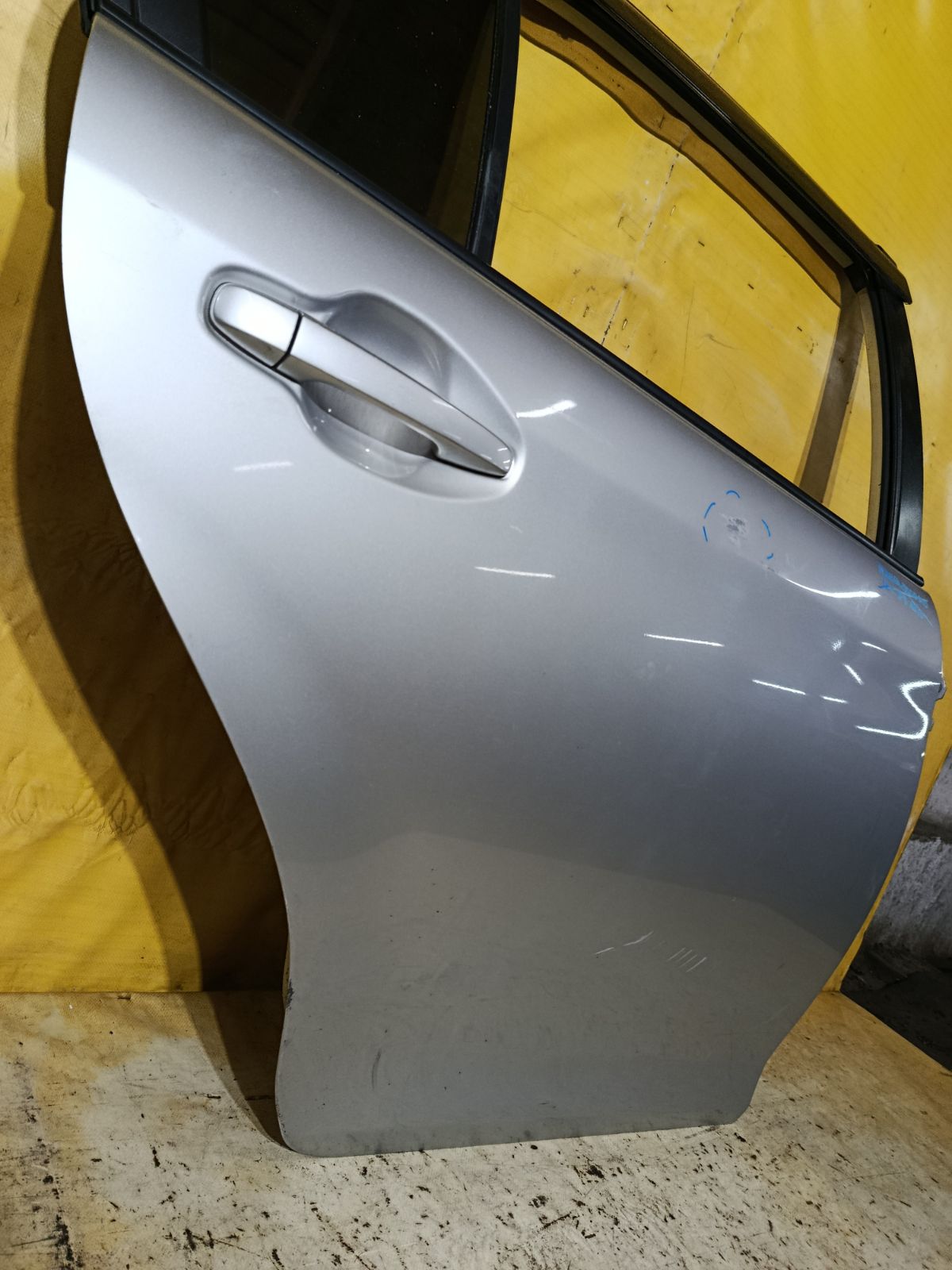 Дверь боковая на Toyota Corolla Axio NZE164 Фото 4