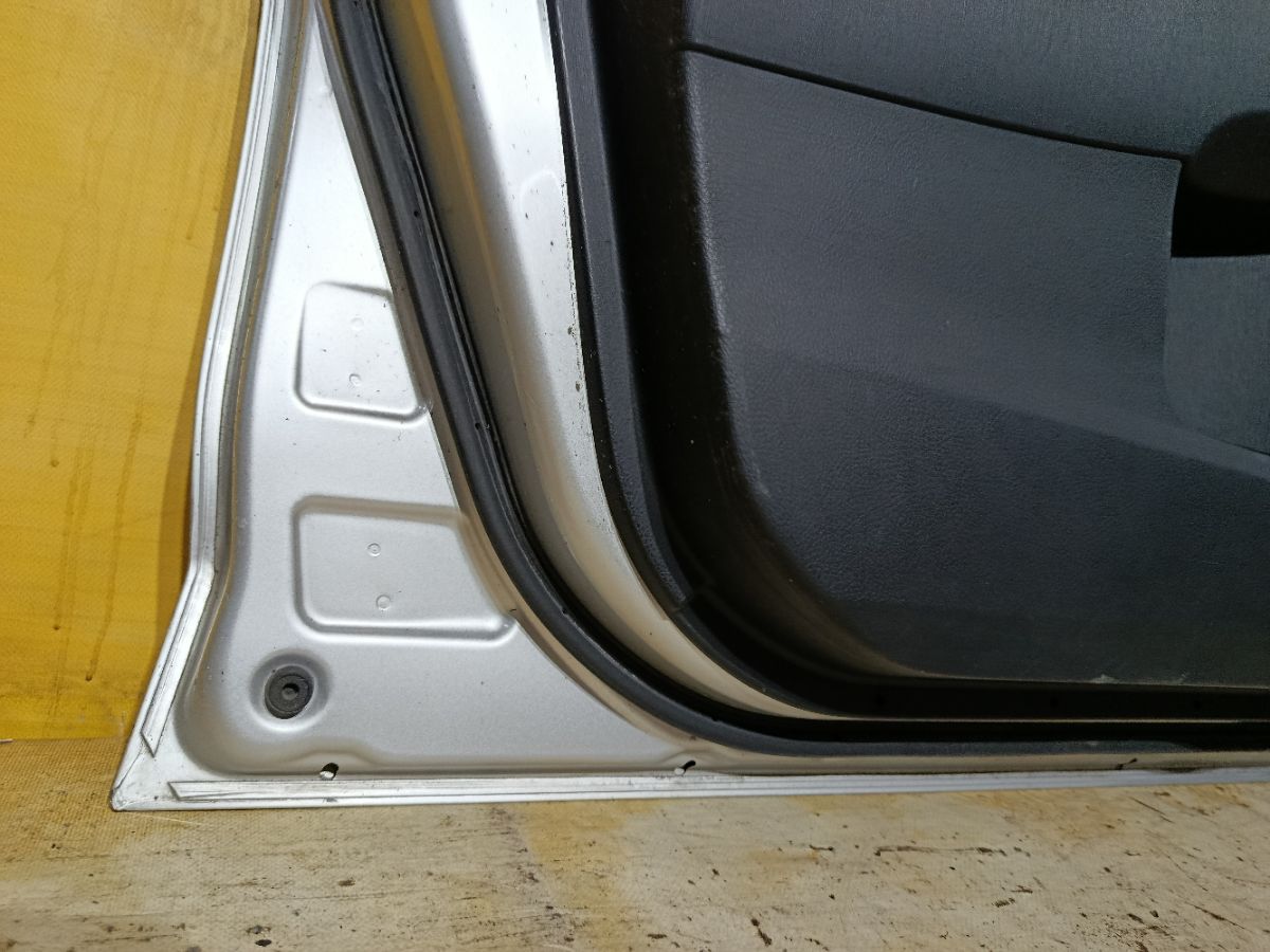 Дверь боковая на Toyota Vitz KSP130 Фото 7