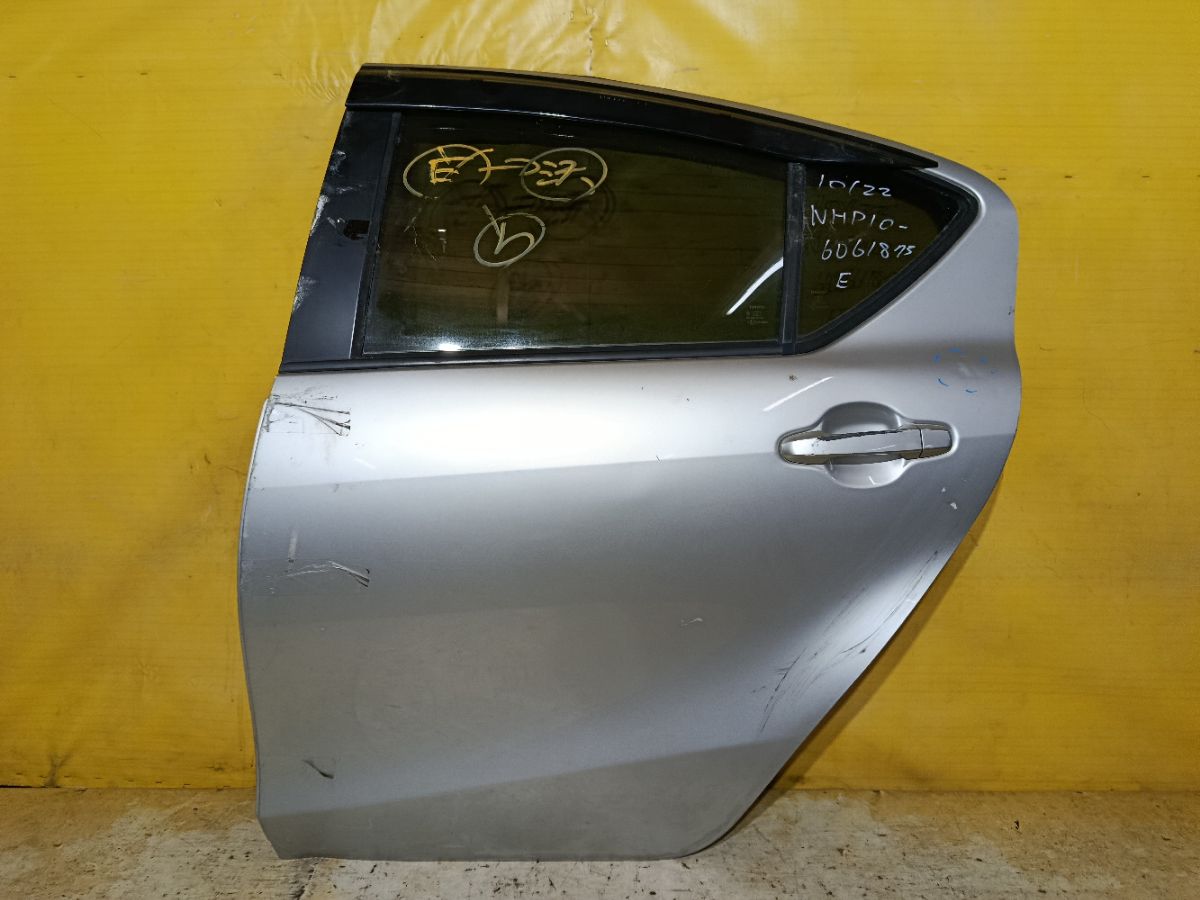 Дверь боковая на Toyota Aqua NHP10 Фото 1