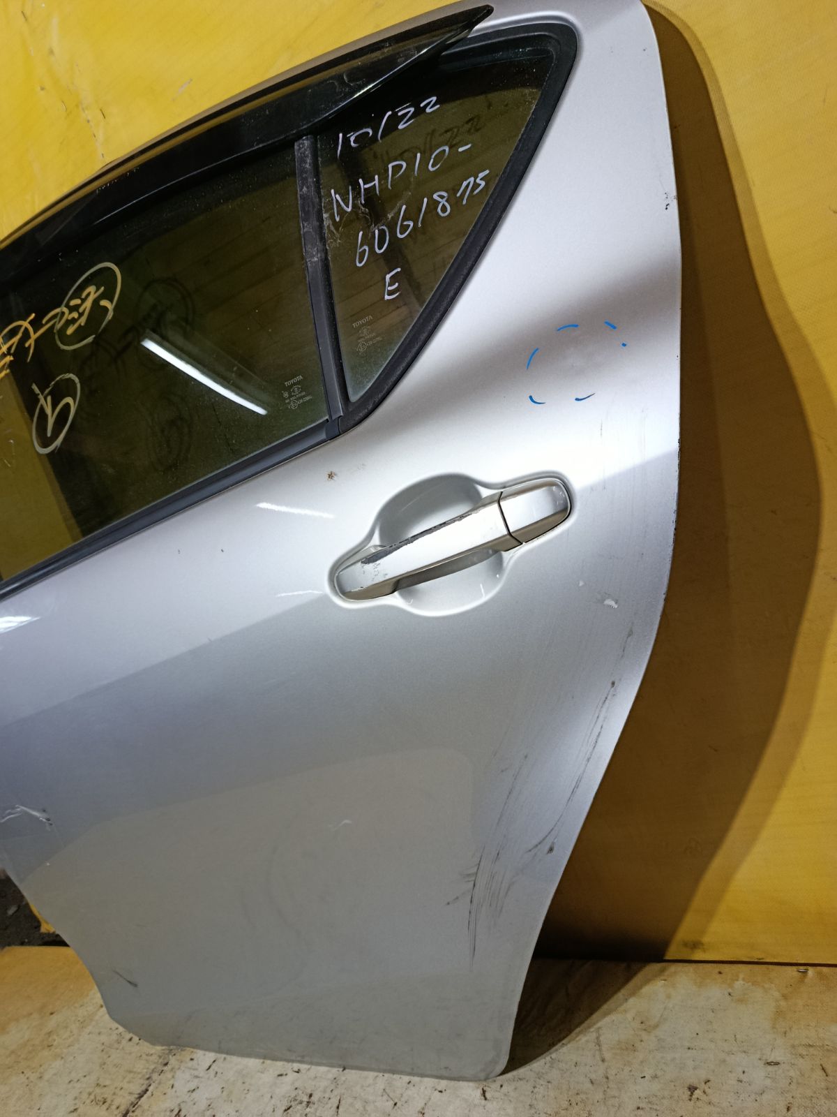 Дверь боковая на Toyota Aqua NHP10 Фото 3