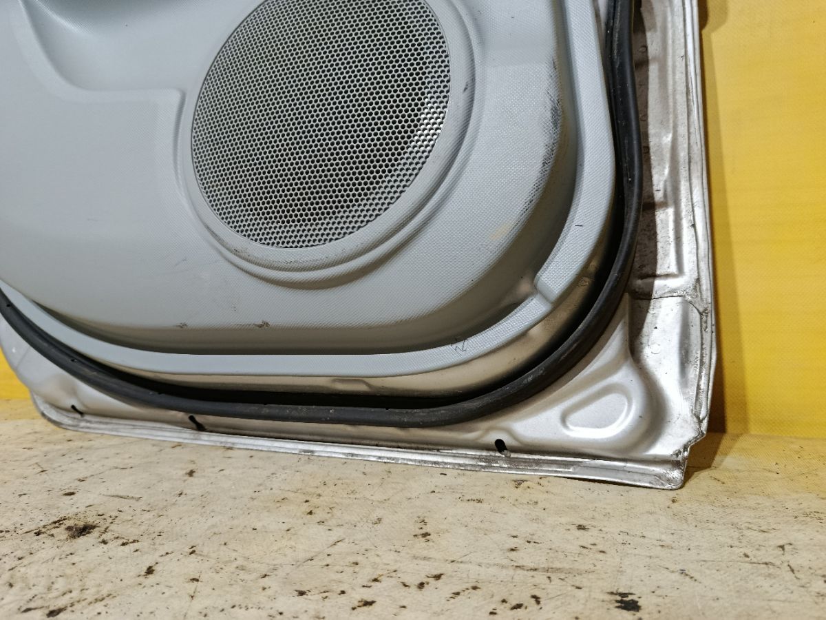 Дверь боковая на Toyota Aqua NHP10 Фото 8