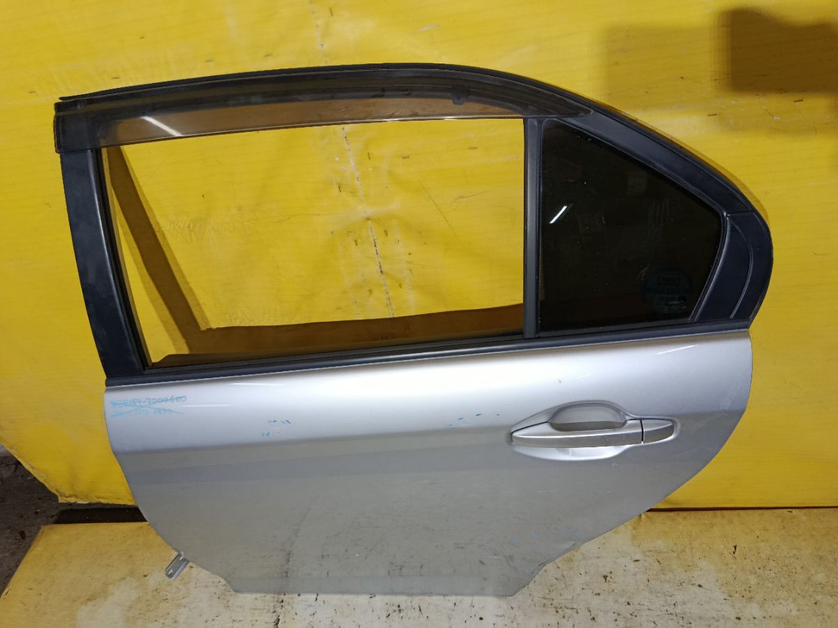Дверь боковая на Toyota Corolla Axio NZE164 Фото 2