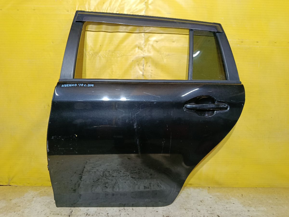 Дверь боковая на Toyota Corolla Fielder NZE164G Фото 1