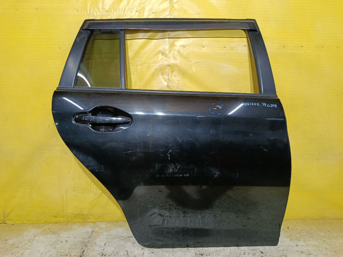 Дверь боковая на Toyota Corolla Fielder NZE164G Фото 1