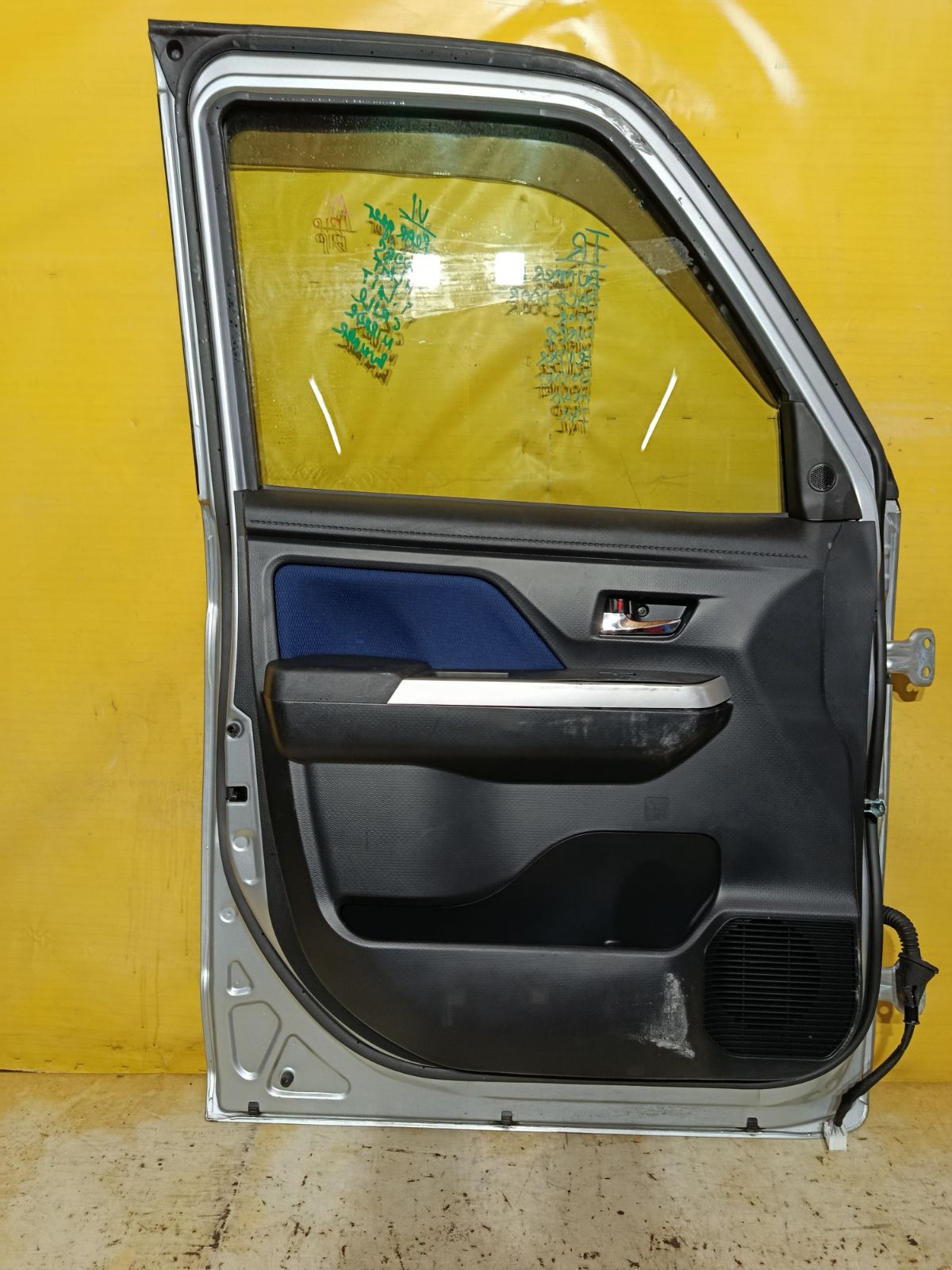 Дверь боковая на Toyota Tank M900A Фото 4