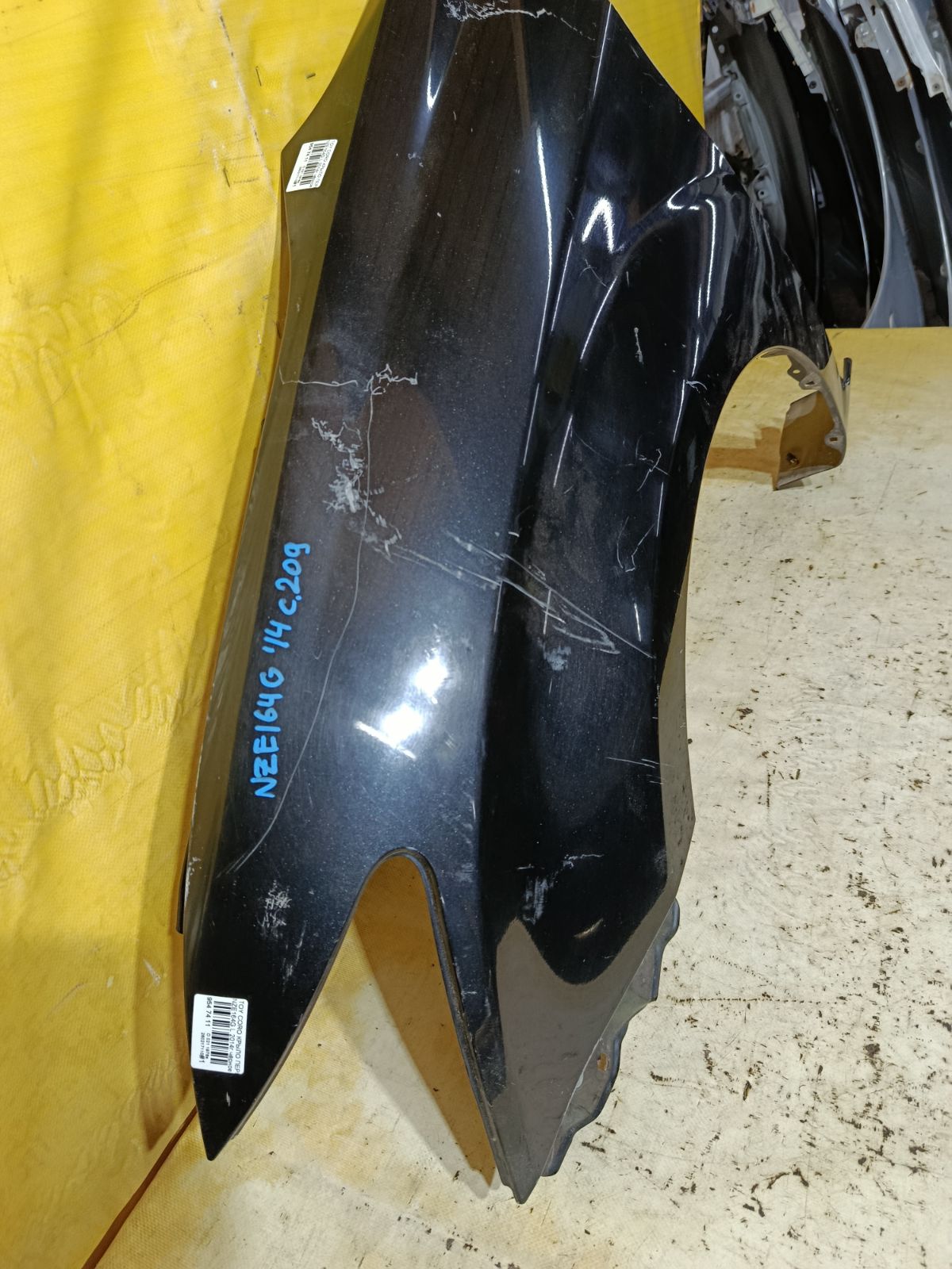 Крыло переднее на Toyota Corolla Fielder NZE164G Фото 4