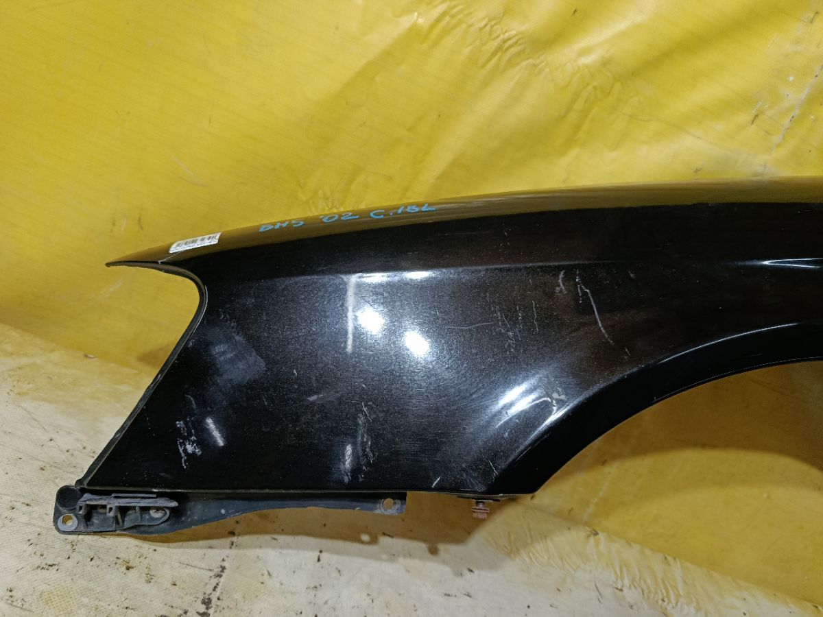 Крыло переднее на Subaru Legacy Wagon BH5 Фото 3