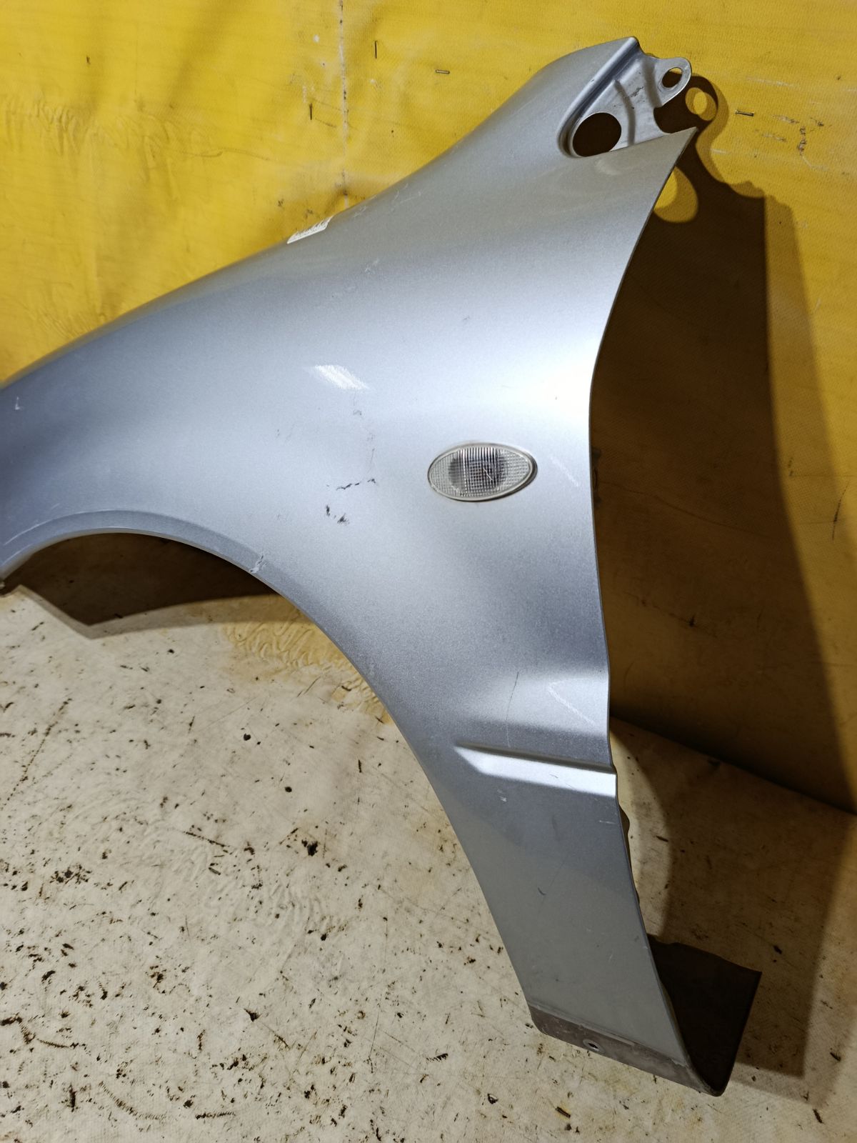 Крыло переднее на Mitsubishi Lancer Cedia Wagon CS5W Фото 2