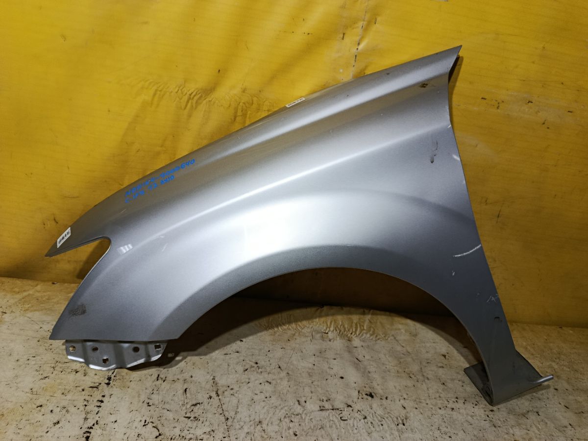 Крыло переднее на Toyota Corolla Axio NZE164 Фото 1