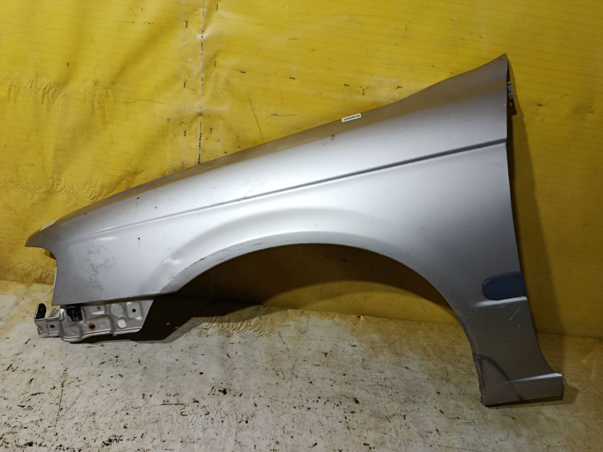 Крыло переднее на Nissan Sunny FB15 Фото 1