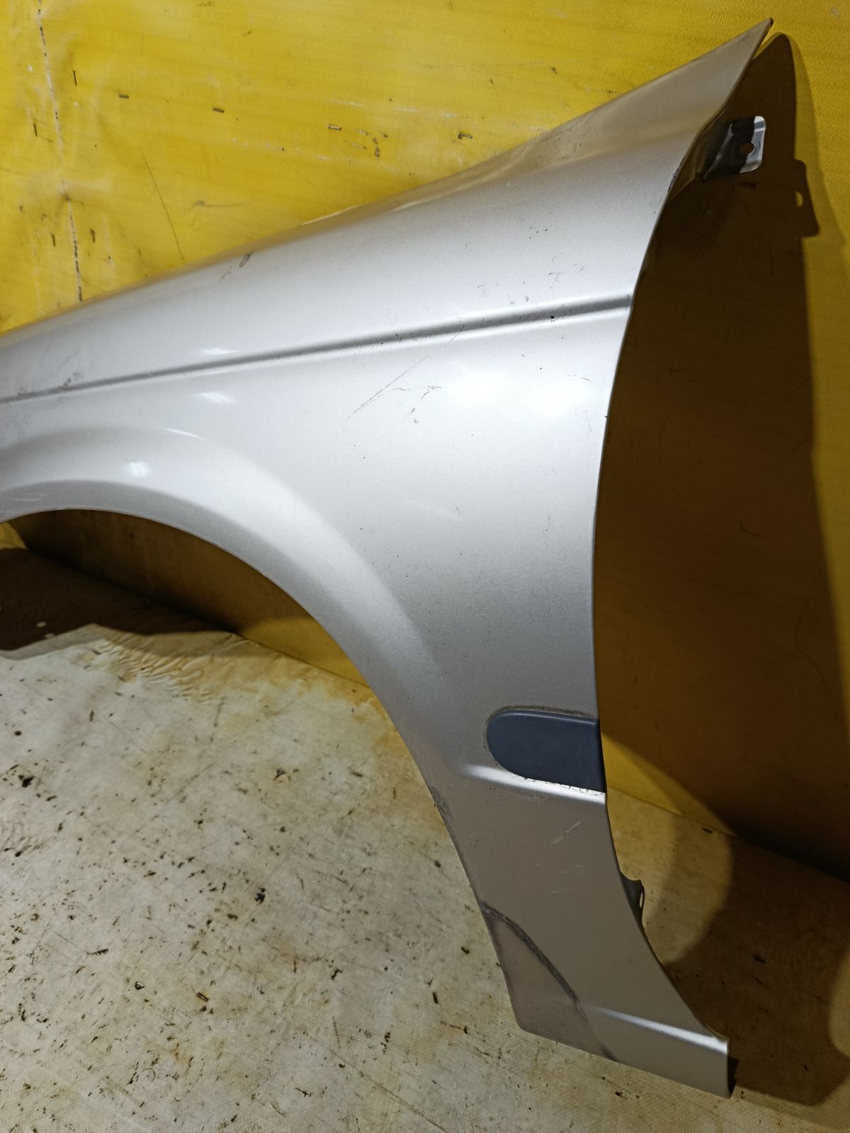 Крыло переднее на Nissan Sunny FB15 Фото 2