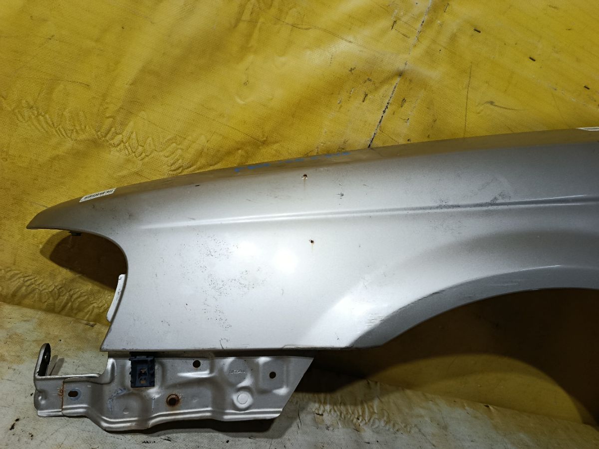 Крыло переднее на Nissan Sunny FB15 Фото 3
