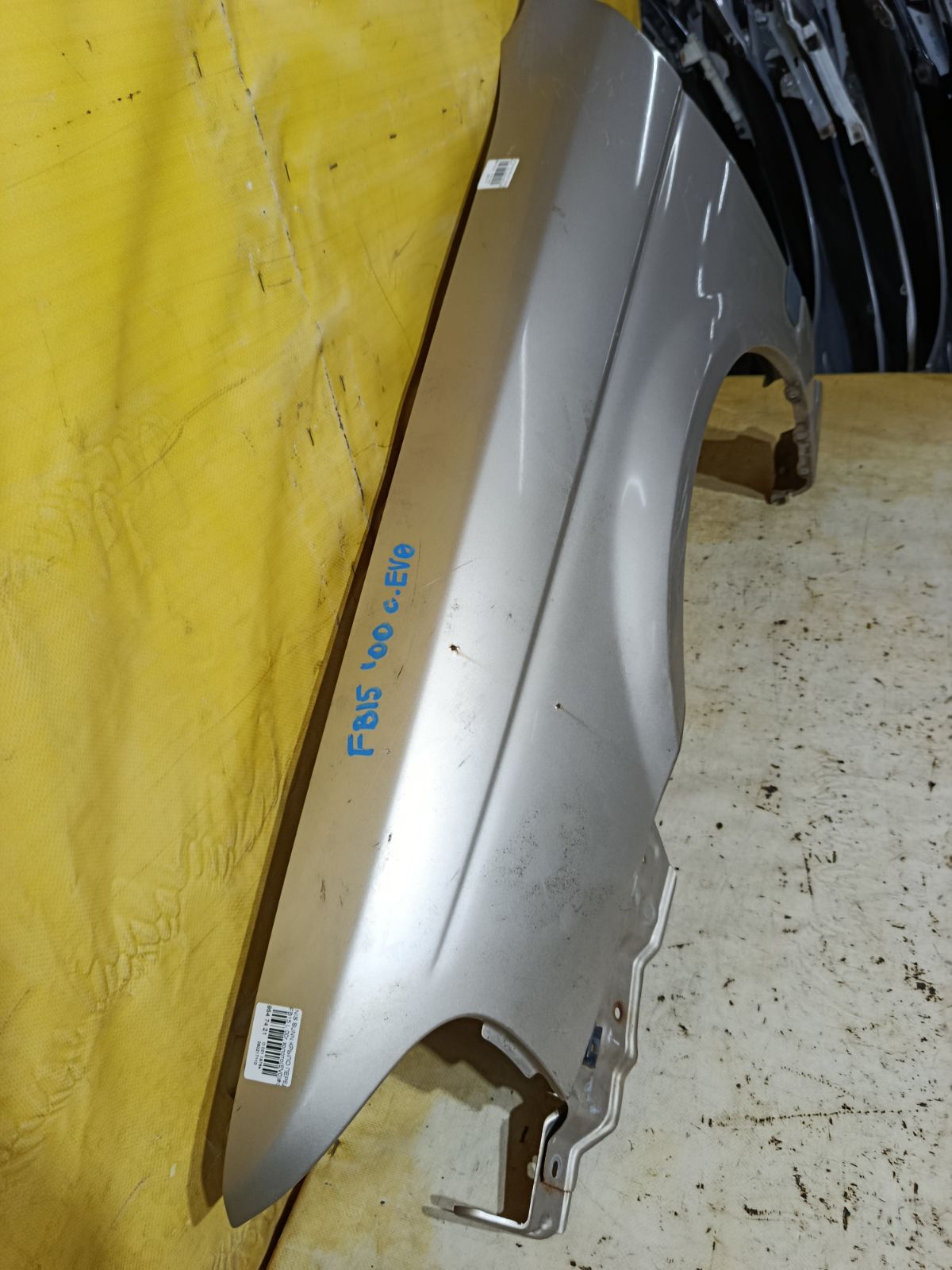 Крыло переднее на Nissan Sunny FB15 Фото 4